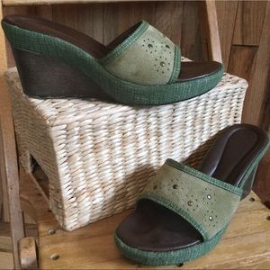 Stonefly green suede wedge